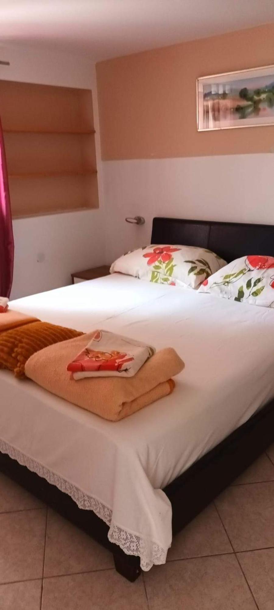 Apartman Petra トゥルパニ エクステリア 写真